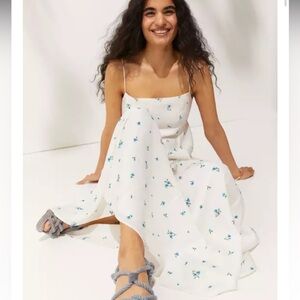 H&M Voluminous Maxi Dress